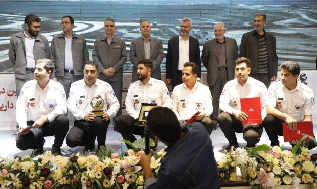 معدن 5 گل گهر مقام قهرمانی کسب کرد