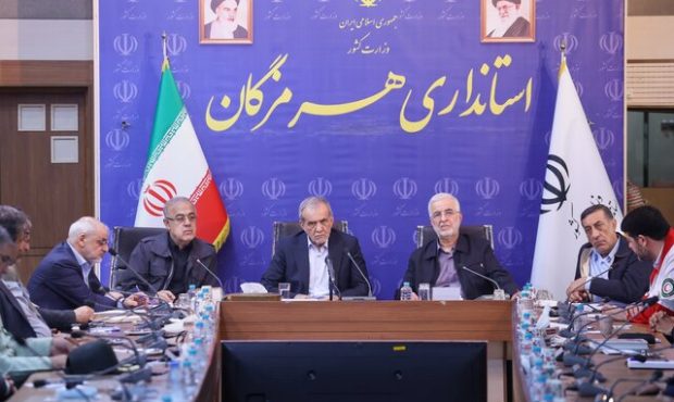پزشکیان: چرا کانتینرها باید ماهها در گمرک بمانند؟/تاکید بر پرداخت بیمه به خانواده جانباختگان پزشکیان: چرا کانتینرها باید ماهها در گمرک بمانند؟/تاکید بر پرداخت بیمه به خانواده جانباختگان