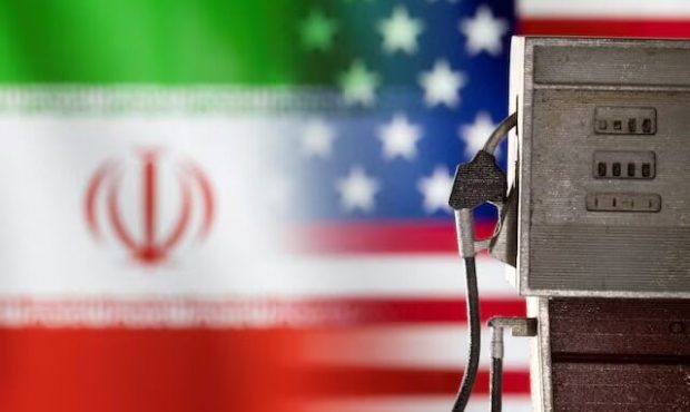 کاهش ۳ درصدی بهای نفت پس از ادعای ترامپ درباره توافق قریبالوقوع با ایران کاهش ۳ درصدی بهای نفت پس از ادعای ترامپ درباره توافق قریبالوقوع با ایران