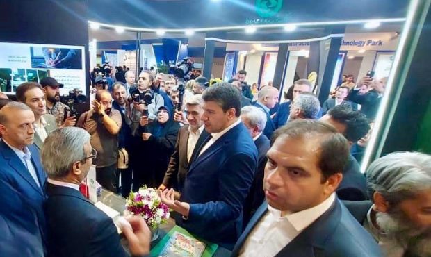 بازدید مدیرعامل بانک توسعه صادرات ایران از نمایشگاه مشهد اینوکس ۱۴۰۴ بازدید مدیرعامل بانک توسعه صادرات ایران از نمایشگاه مشهد اینوکس ۱۴۰۴