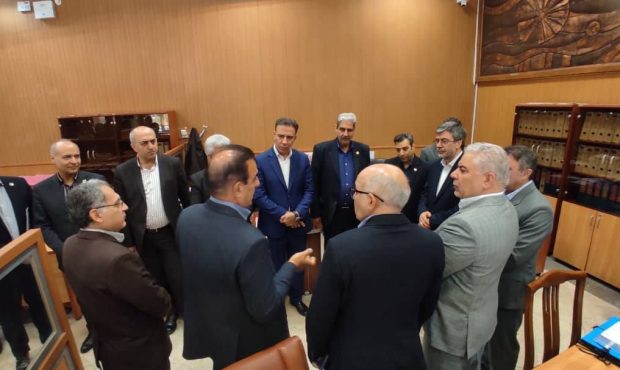 بازدید از شعبه تخصصی خسارت اتومبیل شهید مدنی تبریز بازدید از شعبه تخصصی خسارت اتومبیل شهید مدنی تبریز