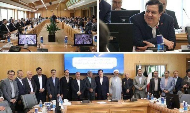 نشست مدیرعامل بانك ملت با فعالان اقتصادی خراسان رضوی نشست مدیرعامل بانك ملت با فعالان اقتصادی خراسان رضوی
