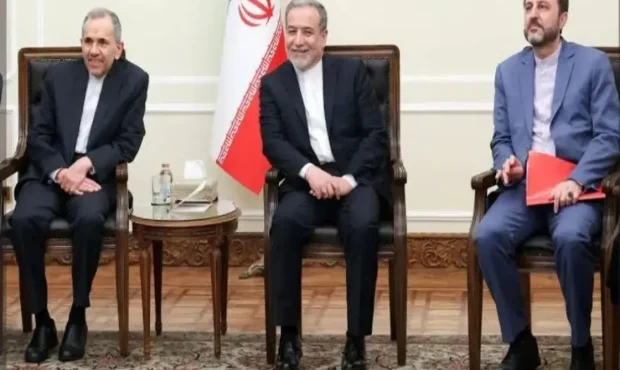 تختروانچی و غریبآبادی برای گفتوگو با طرف اروپایی به استانبول میروند تختروانچی و غریبآبادی برای گفتوگو با طرف اروپایی به استانبول میروند