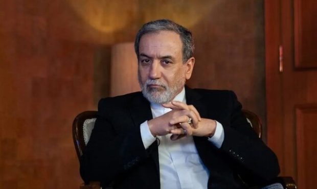عراقچی: درباره غنیسازی با کسی شوخی نداریم/ احتمالا تاریخ مذاکرات بهزودی مشخص شود عراقچی: درباره غنیسازی با کسی شوخی نداریم/ احتمالا تاریخ مذاکرات بهزودی مشخص شود