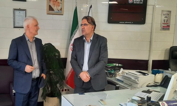 بازدید مدیران عالی بانک ایران زمین از شعب با هدف هم افزایی سازمانی و قدردانی از همکاران بازدید مدیران عالی بانک ایران زمین از شعب با هدف هم افزایی سازمانی و قدردانی از همکاران