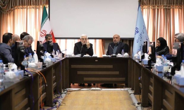 عارف: باید برنامه اداره کشور در دوران پسا جنگ ۱۲ روزه تدوین شود