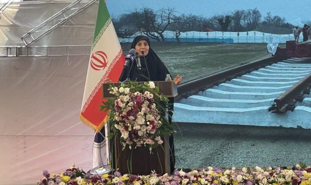 عملیات ریلگذاری راهآهن چهارمحال و بختیاری با اعلام وزیر راه و شهرسازی آغاز شد عملیات ریلگذاری راهآهن چهارمحال و بختیاری با اعلام وزیر راه و شهرسازی آغاز شد