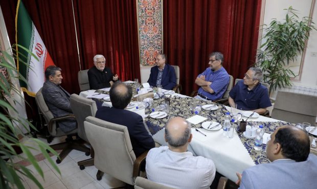 عارف: نظر حاکمیت انجام مذاکره با اقتدار است/ عدم اختلاف میان «میدان» و «دیپلماسی»