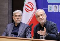 پزشکیان:در برخی دانشگاه‌ها، اساتید و نخبگان را تحت فشار قرار می‌دهند/باید نگاه‌های تنگ‌نظرانه را کنار گذاشت
